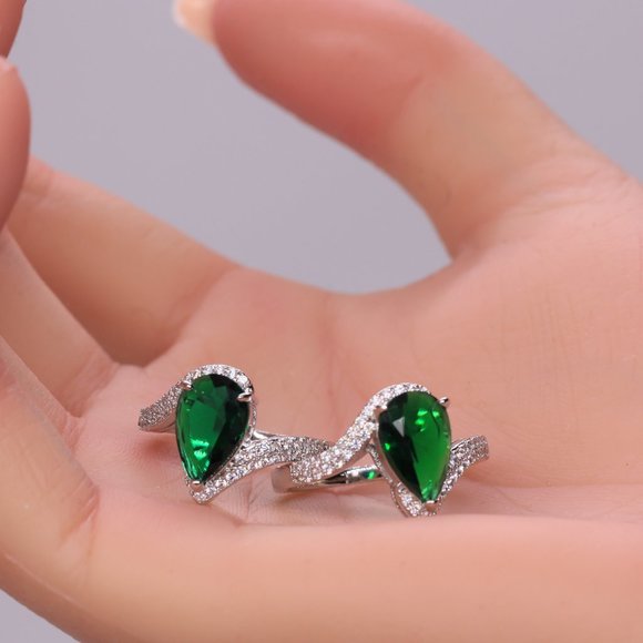 Green Crystal pear shaped ring with Cz. - Picture 4 of 6